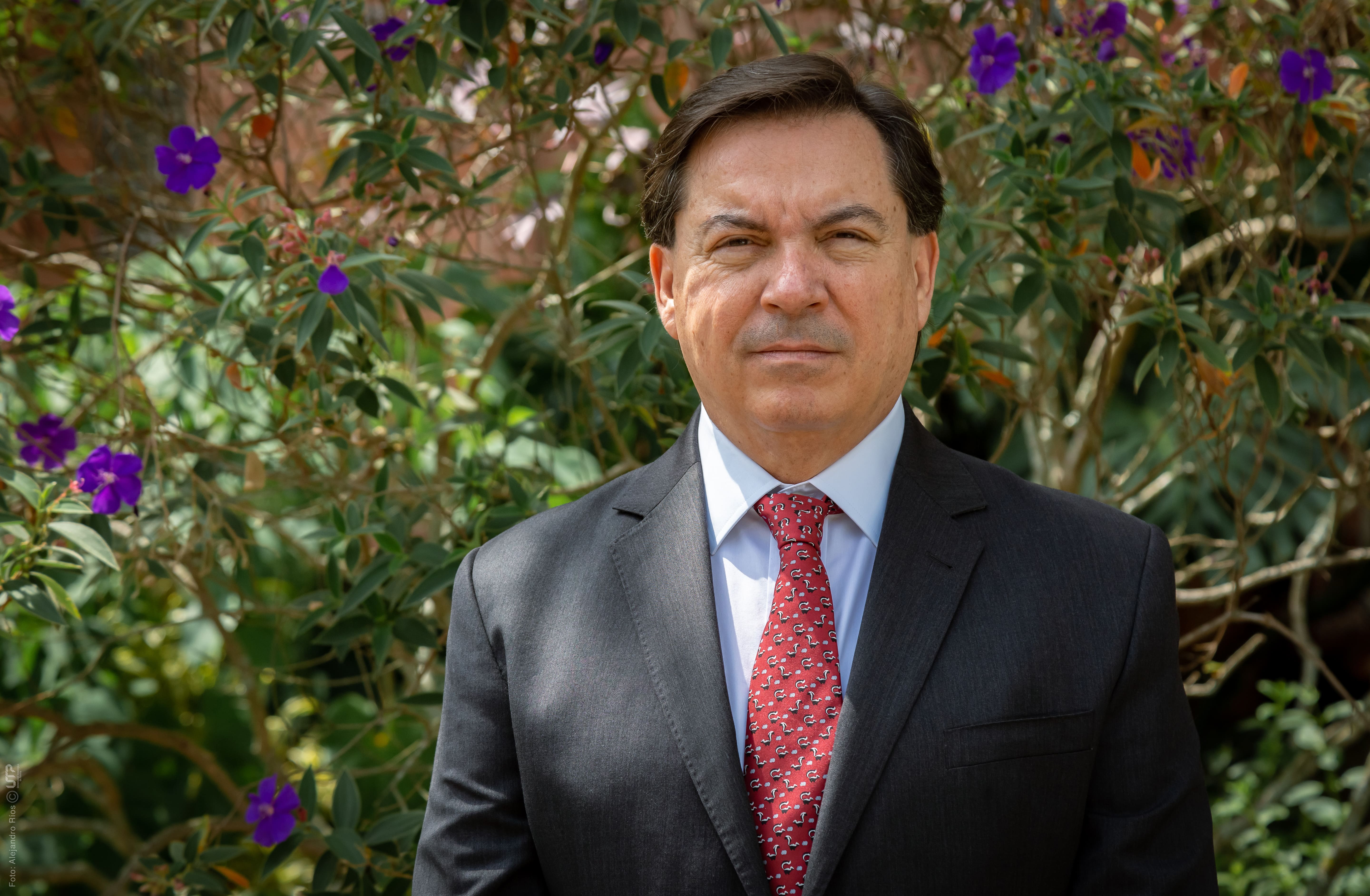 Luis Fernando Rector Logros